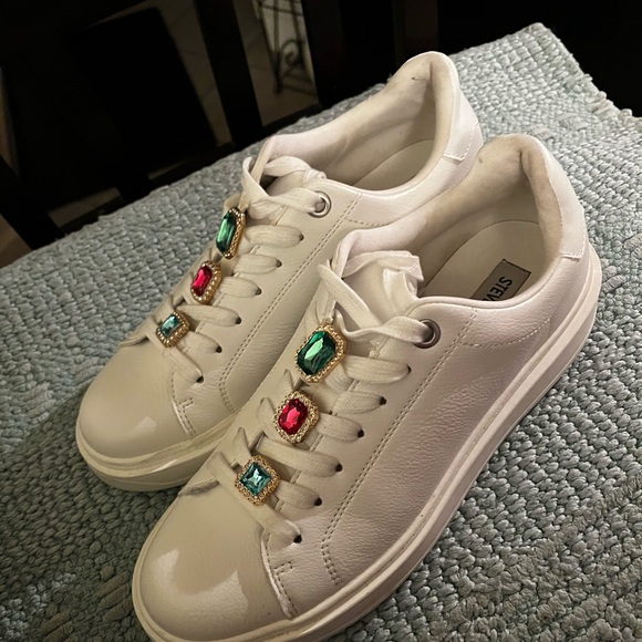 Steve Madden Shoes - Steve Madden white sneakers .